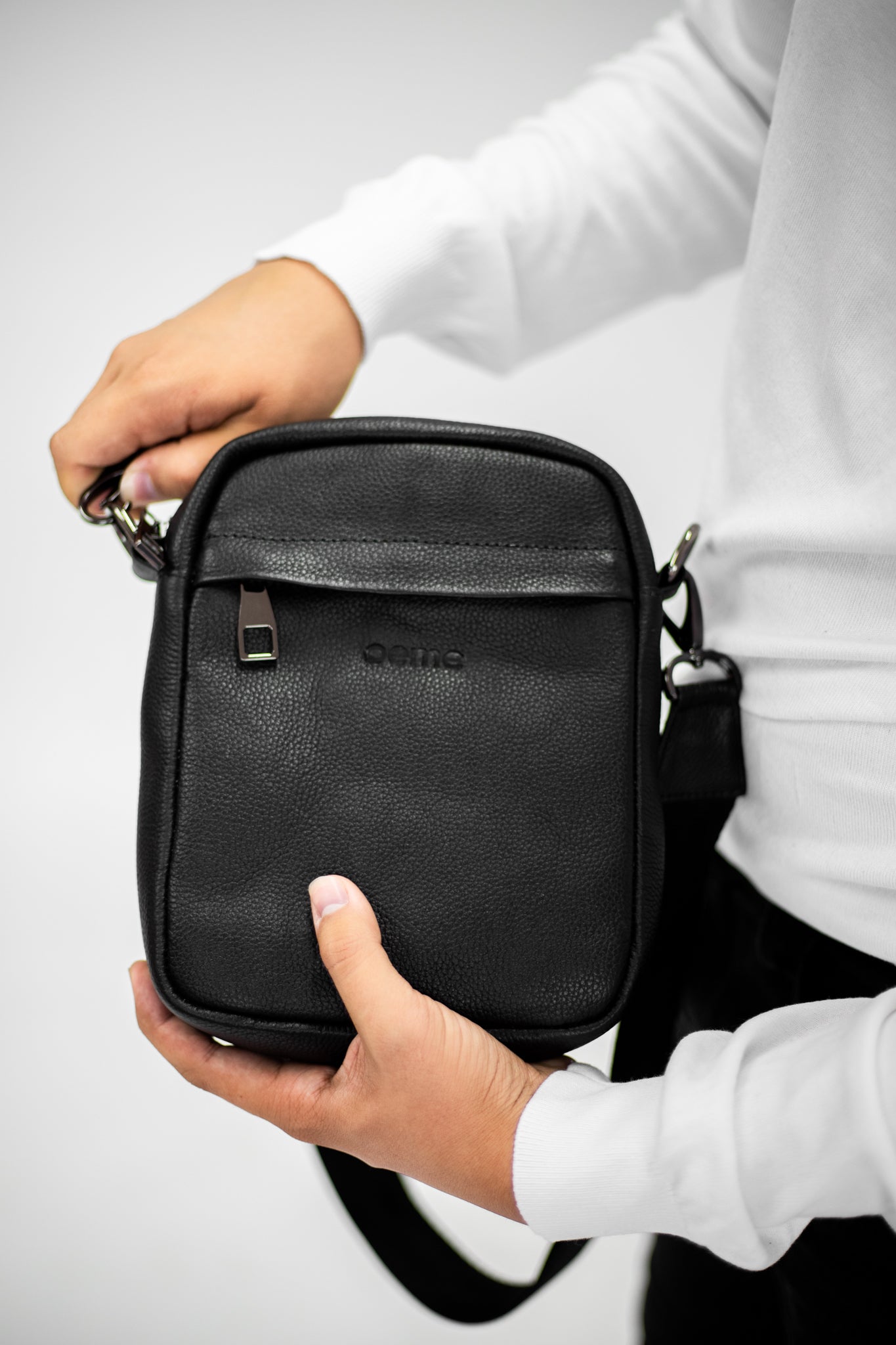 Crossbody Gaga