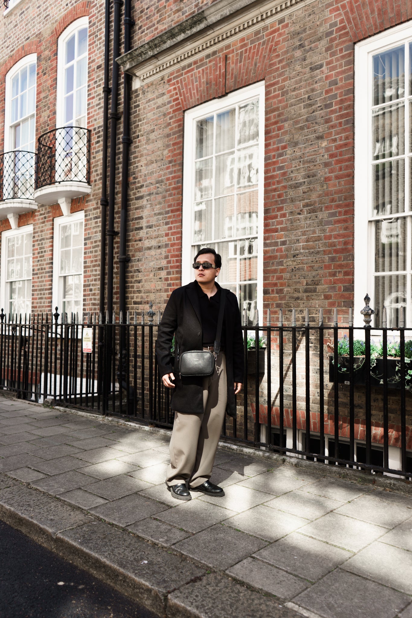 Crossbody London black